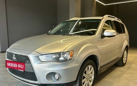Mitsubishi Outlander III рестайлинг 3, 2010 год, 1 200 000 рублей, 2 фотография