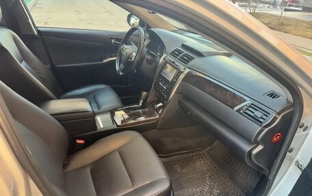 Toyota Camry, 2015 год, 1 860 000 рублей, 10 фотография