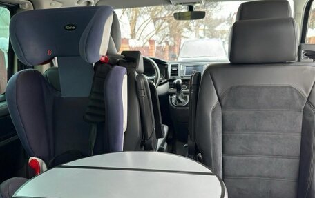 Volkswagen Multivan T6 рестайлинг, 2017 год, 4 050 000 рублей, 10 фотография