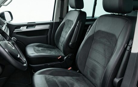 Volkswagen Multivan T6 рестайлинг, 2017 год, 4 050 000 рублей, 9 фотография