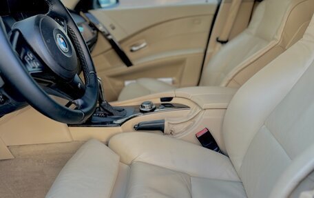 BMW 5 серия, 2004 год, 980 000 рублей, 10 фотография