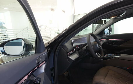 BMW 5 серия, 2025 год, 8 750 000 рублей, 12 фотография