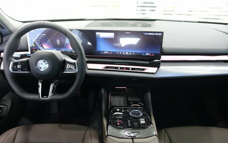 BMW 5 серия, 2025 год, 8 750 000 рублей, 15 фотография