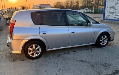 Toyota Opa I рестайлинг, 2003 год, 600 000 рублей, 3 фотография