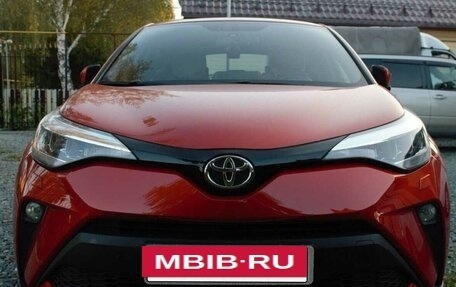 Toyota C-HR I рестайлинг, 2019 год, 3 500 000 рублей, 2 фотография