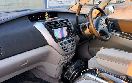 Toyota Opa I рестайлинг, 2003 год, 600 000 рублей, 4 фотография