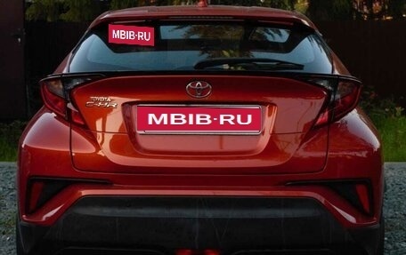 Toyota C-HR I рестайлинг, 2019 год, 3 500 000 рублей, 3 фотография