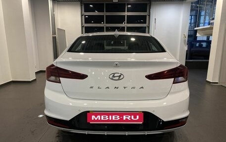 Hyundai Elantra VI рестайлинг, 2019 год, 1 555 000 рублей, 4 фотография