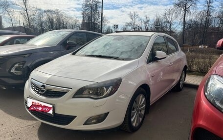 Opel Astra J, 2011 год, 845 000 рублей, 3 фотография
