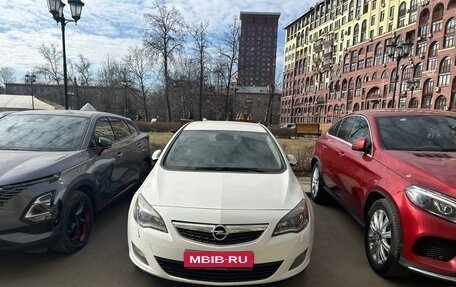 Opel Astra J, 2011 год, 845 000 рублей, 2 фотография