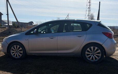 Opel Astra J, 2011 год, 620 000 рублей, 2 фотография