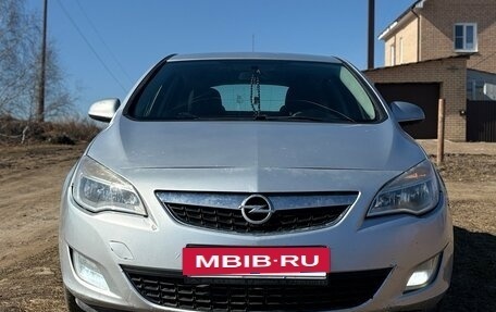 Opel Astra J, 2011 год, 620 000 рублей, 10 фотография