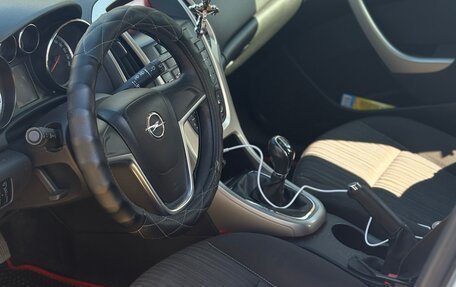 Opel Astra J, 2011 год, 620 000 рублей, 14 фотография