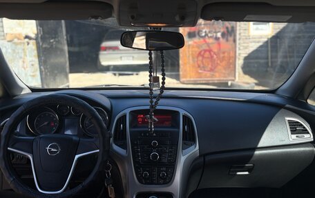 Opel Astra J, 2011 год, 620 000 рублей, 13 фотография