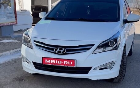 Hyundai Solaris II рестайлинг, 2016 год, 1 055 000 рублей, 1 фотография