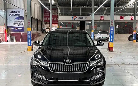 Skoda Superb III рестайлинг, 2021 год, 1 569 000 рублей, 1 фотография