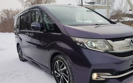 Honda Stepwgn IV, 2017 год, 1 590 000 рублей, 3 фотография