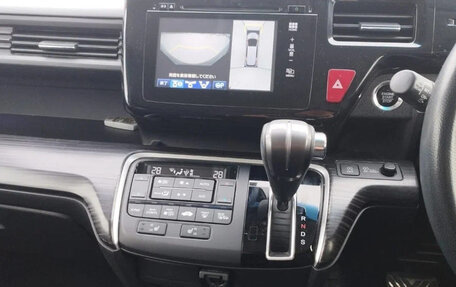 Honda Stepwgn IV, 2017 год, 1 590 000 рублей, 5 фотография