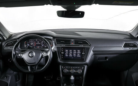 Volkswagen Tiguan II, 2020 год, 2 419 000 рублей, 17 фотография