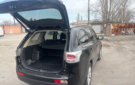 Mitsubishi Outlander III рестайлинг 3, 2013 год, 1 550 000 рублей, 5 фотография