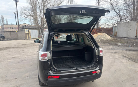 Mitsubishi Outlander III рестайлинг 3, 2013 год, 1 550 000 рублей, 4 фотография