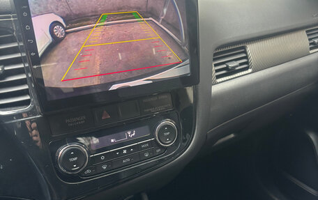 Mitsubishi Outlander III рестайлинг 3, 2013 год, 1 550 000 рублей, 10 фотография