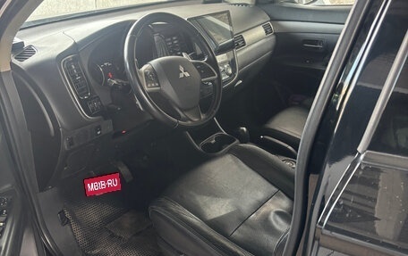 Mitsubishi Outlander III рестайлинг 3, 2013 год, 1 550 000 рублей, 11 фотография