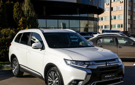 Mitsubishi Outlander III рестайлинг 3, 2021 год, 2 848 000 рублей, 2 фотография