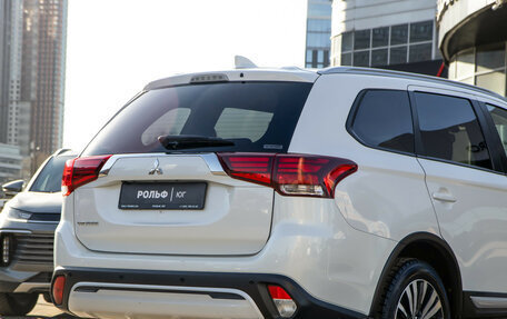 Mitsubishi Outlander III рестайлинг 3, 2021 год, 2 848 000 рублей, 16 фотография