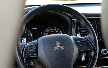 Mitsubishi Outlander III рестайлинг 3, 2021 год, 2 848 000 рублей, 12 фотография