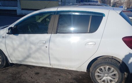 Renault Sandero II рестайлинг, 2016 год, 700 000 рублей, 4 фотография