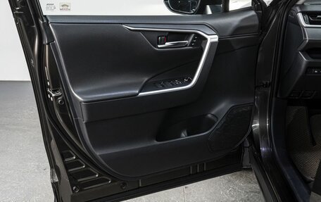 Toyota RAV4, 2021 год, 3 900 000 рублей, 11 фотография