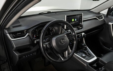 Toyota RAV4, 2021 год, 3 900 000 рублей, 10 фотография