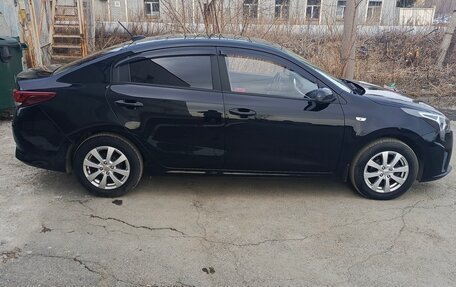 KIA Rio IV, 2021 год, 1 615 000 рублей, 4 фотография
