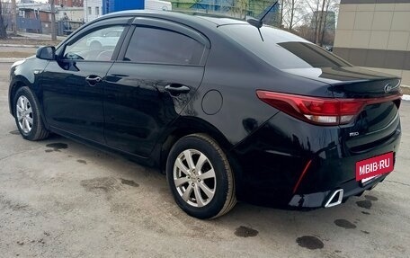 KIA Rio IV, 2021 год, 1 615 000 рублей, 2 фотография