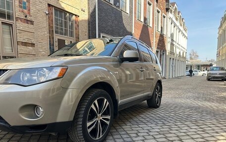 Mitsubishi Outlander III рестайлинг 3, 2008 год, 830 000 рублей, 5 фотография