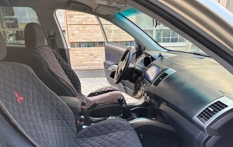 Mitsubishi Outlander III рестайлинг 3, 2008 год, 830 000 рублей, 34 фотография