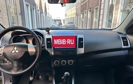 Mitsubishi Outlander III рестайлинг 3, 2008 год, 830 000 рублей, 30 фотография