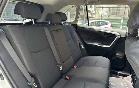 Toyota RAV4, 2021 год, 2 267 000 рублей, 14 фотография