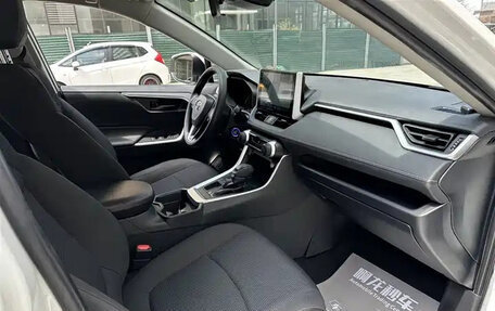 Toyota RAV4, 2021 год, 2 267 000 рублей, 12 фотография