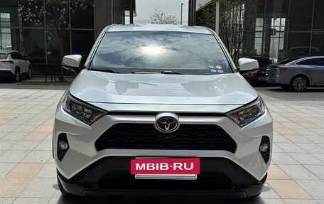 Toyota RAV4, 2021 год, 2 267 000 рублей, 7 фотография