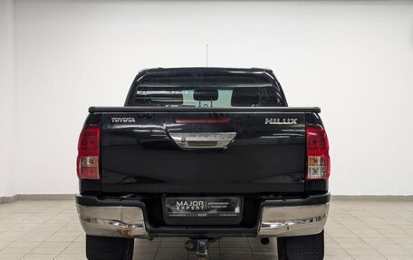 Toyota Hilux VIII, 2017 год, 3 500 000 рублей, 3 фотография