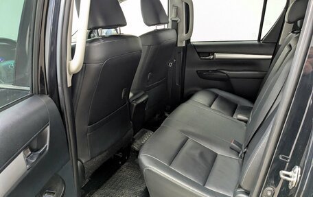 Toyota Hilux VIII, 2017 год, 3 500 000 рублей, 5 фотография