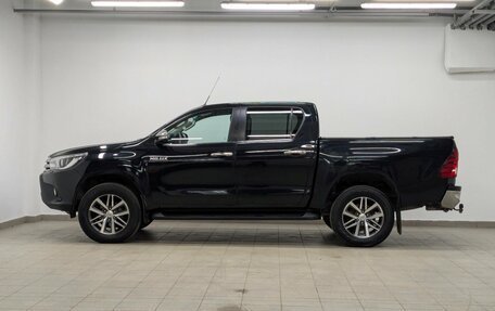 Toyota Hilux VIII, 2017 год, 3 500 000 рублей, 23 фотография