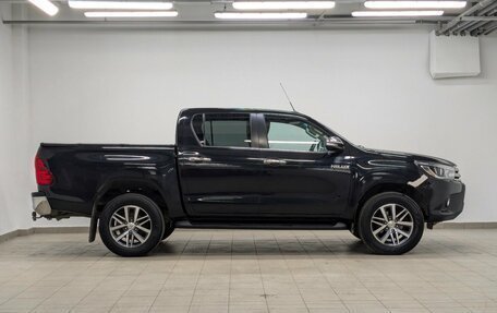 Toyota Hilux VIII, 2017 год, 3 500 000 рублей, 27 фотография