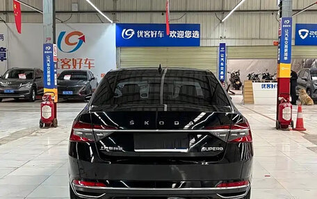 Skoda Superb III рестайлинг, 2021 год, 1 569 000 рублей, 4 фотография