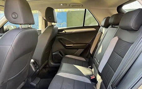 Volkswagen T-Roc I, 2022 год, 1 437 000 рублей, 13 фотография