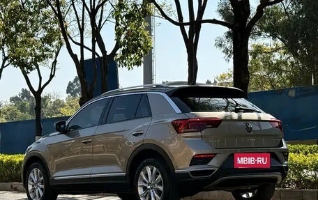 Volkswagen T-Roc I, 2022 год, 1 437 000 рублей, 3 фотография