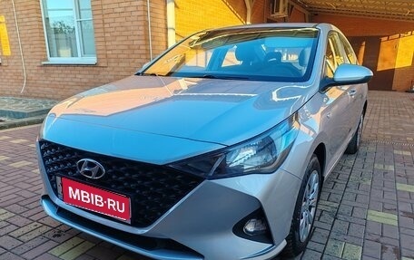 Hyundai Solaris II рестайлинг, 2021 год, 1 550 000 рублей, 1 фотография