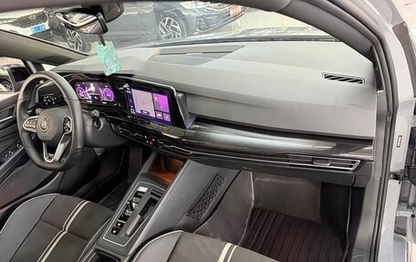 Volkswagen Golf VIII, 2022 год, 1 944 000 рублей, 8 фотография